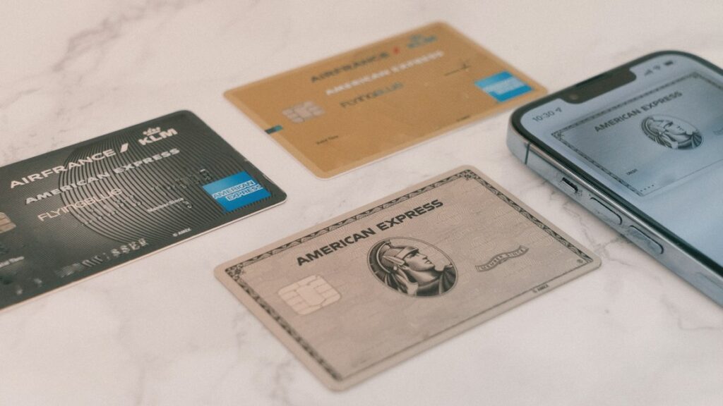 crypto debit card vs credit card difference